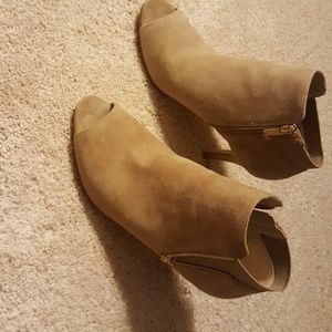 Marc Fisher Smash boots size 8 1/2m